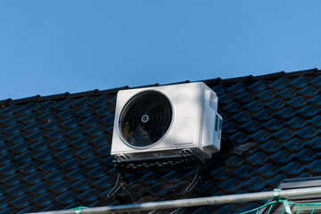 Split air conditioner/ air-to-air heat pump/ heating and cooling