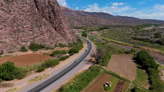 Vista a&eacute;rea con drone de la quebrada de Humahuaca, provincia de Jujuy, Argentina
