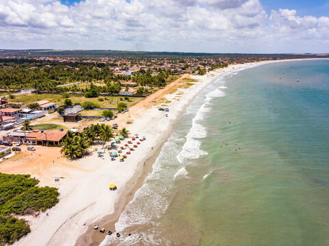 Lucena Beach, Para&iacute;ba - aerial view of Lucena Beach