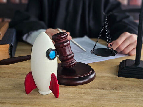 Legal support for startups. A lawsuit filed against a startup. The court found the startup managers guilty concept