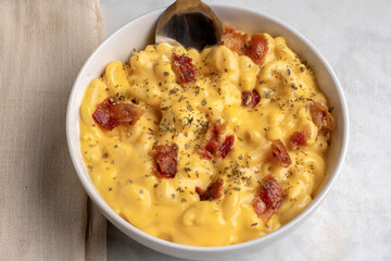 macaroni and cheese  with  herbs and bacon