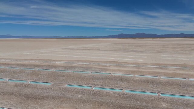 Vista a&eacute;rea con drone de las "Salinas Grandes" en la provincia de Jujuy, Argentina.