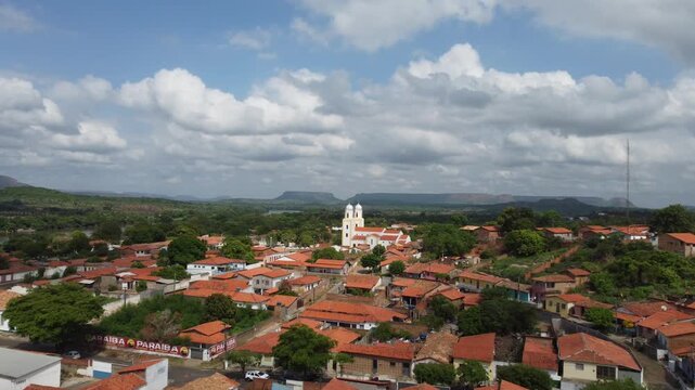 Cidade de Amarante no sul do Piau&iacute; e serra dp S&atilde;o Francisco em S&atilde;o Francisco do Maranh&atilde;o