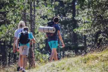 Obraz premium Adventure Travel and Rock Climbing in Mountain Landscape