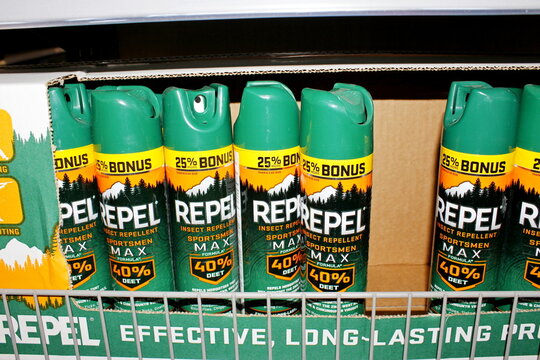 REPEL Sportsman 40% DEET Bug Spray closeup