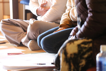 ボイストレーニングのレッスンをする様子