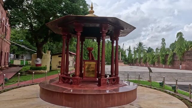 fire torch always light on in the memory of freedom fighters who tolerate torture of Britisher and died. 