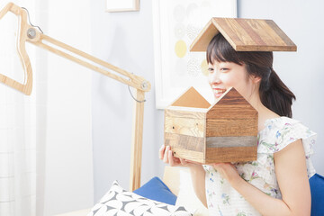 女性 家 イメージ