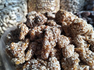 mixed nuts and dried fruits