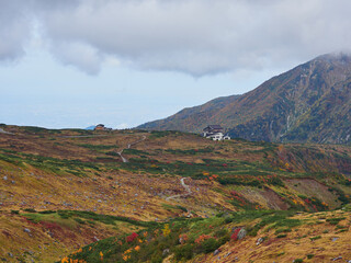 Naklejka premium 秋の観光名所立山黒部アルペンルートの室堂山頂の風景