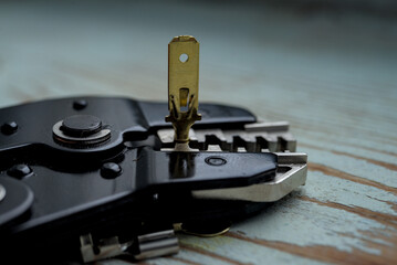 Crimper with wiring connector on the wood