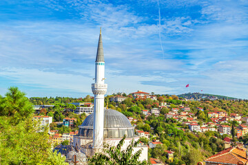 Obraz premium Mosque on a hill in the Kuzgunjuk district. Non-tourist Istanbul.