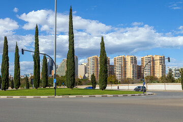 31 - Grattacieli nelle vicinanze della Citt&agrave; delle Arti e delle Scienze a Valencia, Spagna