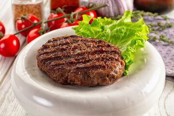 Grilled beef cutlet minced meat