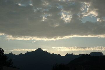 Fototapeta premium Berge bei Passy, abends