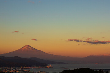 日本平から望む夕暮れ富士