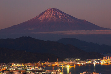 日本平から望む夕暮れ富士