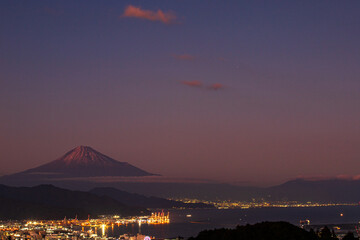 日本平から望む夕暮れ富士