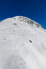 Gipfel Gfroren Hora 2746m, gesehen von Augschtb&auml;rg &uuml;ber Sertig. Davos Graub&uuml;nden im Dezember