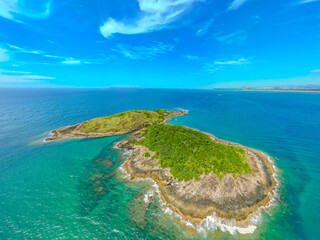 Imagem a&eacute;rea do arquip&eacute;lado das 3 ilhas, para&iacute;so de &aacute;guas cristalinas localizado no litoral da cidade de Guarapari. Sul do estado do Esp&iacute;rito Santo.