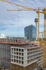 Bauarbeiter arbeiten auf einer Baustelle