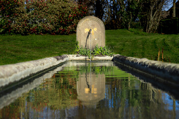 abreuvoir dans un village auvergnat