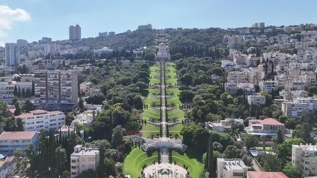 Aerial drone footage of the Bah&aacute;&rsquo;&iacute; Gardens in Haifa, Israel