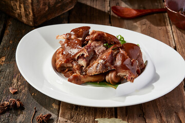 Hand-shredded braised pig's trotters