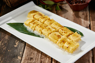 Osmanthus Honey-Stuffed Millet and Glutinous Rice Cake