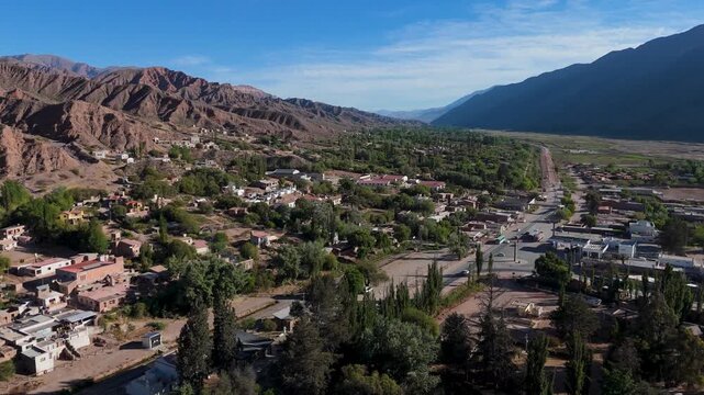 Vista a&eacute;rea con drone de Tilcara en la provincia de Jujuy, Argentina