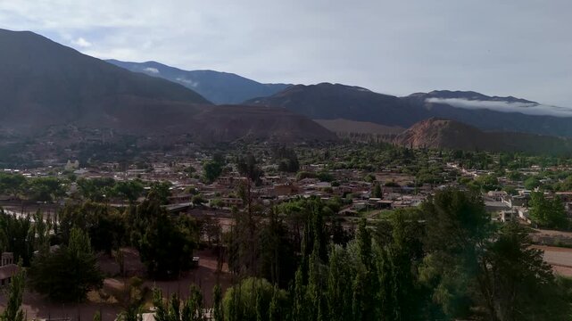 Vista a&eacute;rea con drone de Tilcara en la provincia de Jujuy, Argentina