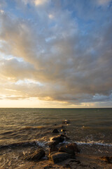 Ostseek&uuml;ste mit Steinen