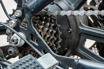 gear set and chain on the rear wheel of a geared bicycle