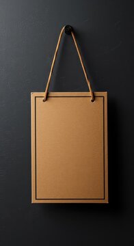 Plaque rectangulaire en carton rigide avec bordure, suspendue par un cordonnet en cuir brut, souvent utilis?e pour l'?tiquetage ou la d?coration rustique ,papier, objet, vide
