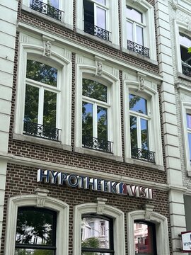 Aachen, Germany
May 1, 2025
Hypotheek sign