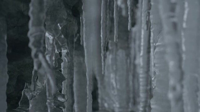 Stalactite de glace en hiver