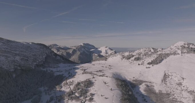 plateau de solaison montagne enneig&eacute;