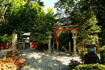 京都　伏見稲荷大社　伏見神宝神社 降臨神石
