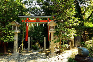 京都　伏見稲荷大社　伏見神宝神社 降臨神石
