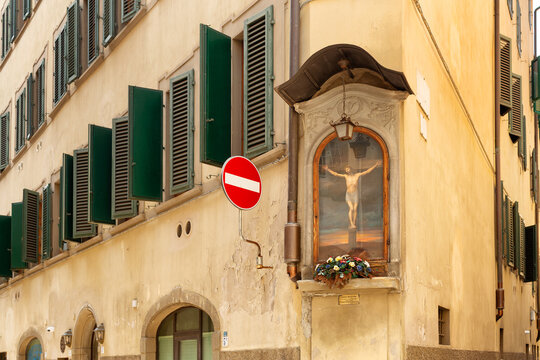 View of a Taberncale, a small religious shrine mounted on a building corner, Florence