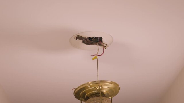 Low angle look at the fixture dragline and swaying.