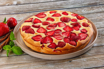 Strawberry pie tart served mint