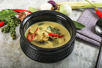 Thai green chicken curry with coconut