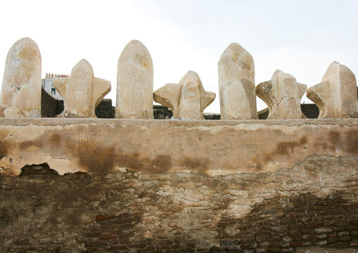 Heritage house crenels in the old town, Al Hudaydah Governorate, Zabid, Yemen