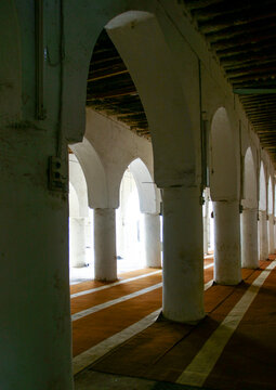 Old mosque prayer room, Al Hudaydah Governorate, Zabid, Yemen