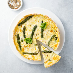 Traditional asparagus quiche