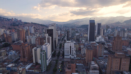 Obraz premium Aerial View of Medellín’s Modern Skyline at Dusk