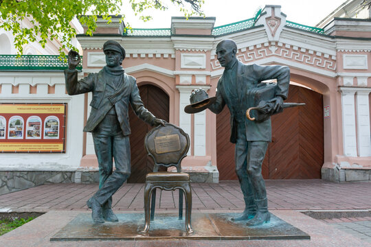 Cheboksary, Russia. A monument to Ostap Bender and Kisa Vorobyaninov on a pedestrian street in the city.