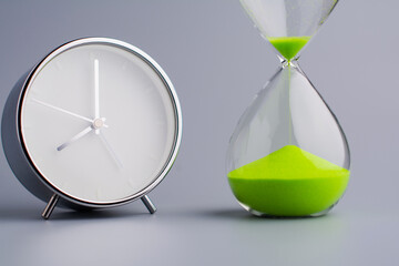 The hourglass; time limitations; the laws of time and its application; the concept of time and using time effectively.