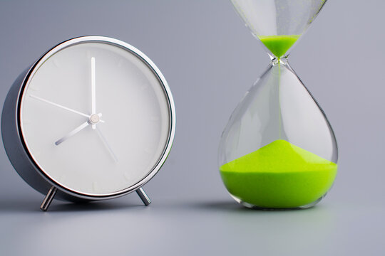 The hourglass; time limitations; the laws of time and its application; the concept of time and using time effectively.